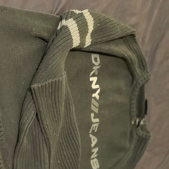 Sweater - Picture 7 of 7